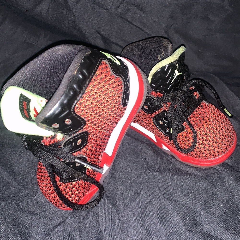 Air Jordan Spike Red blackToddler Size 4c - Picture 2 of 3